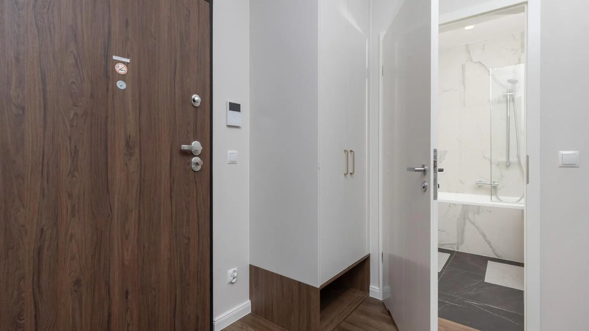Elegant Apartment With Balcony And Air Conditioning In Gdansk By Noclegi Renters 0*,