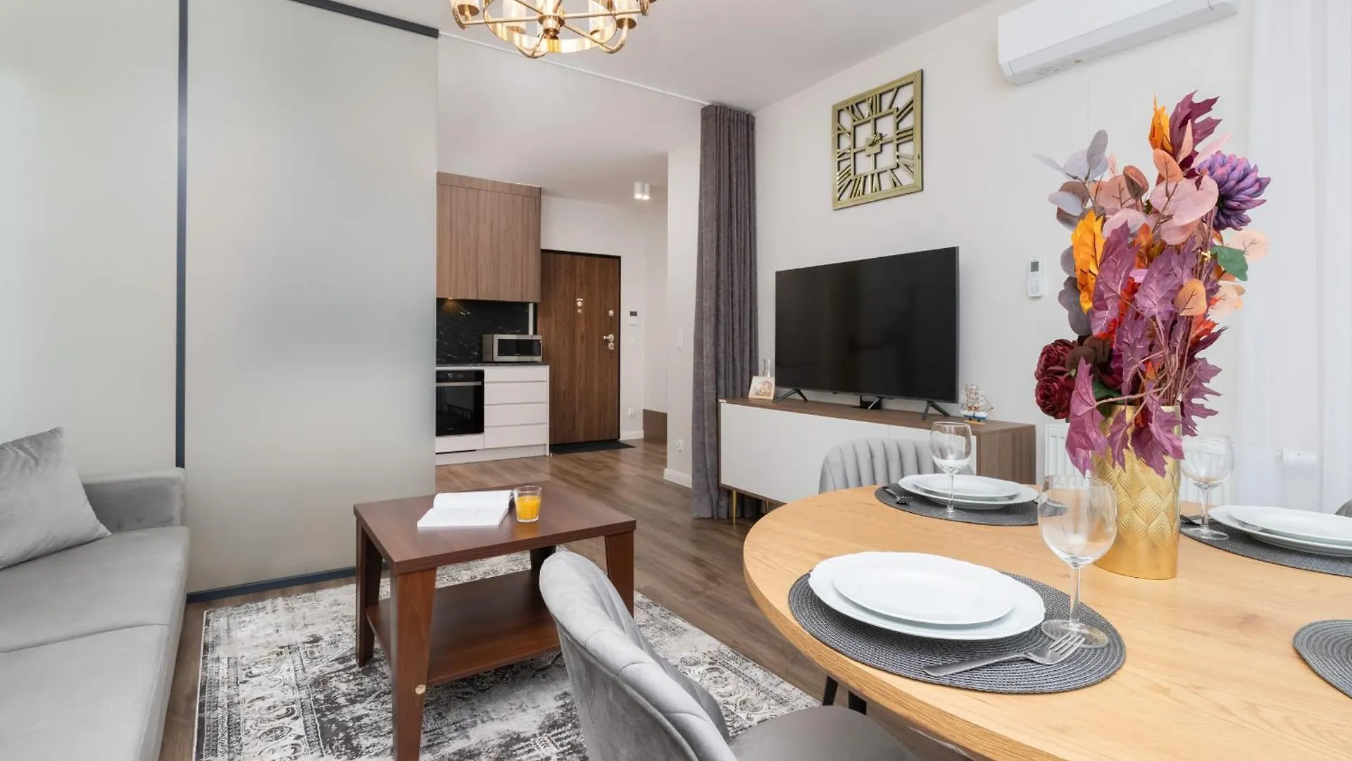 Elegant Apartment With Balcony And Air Conditioning In Gdansk By Noclegi Renters Poland